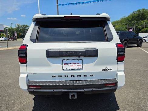 Used 2025 Toyota 4Runner SR5 AWD/4WD image 6