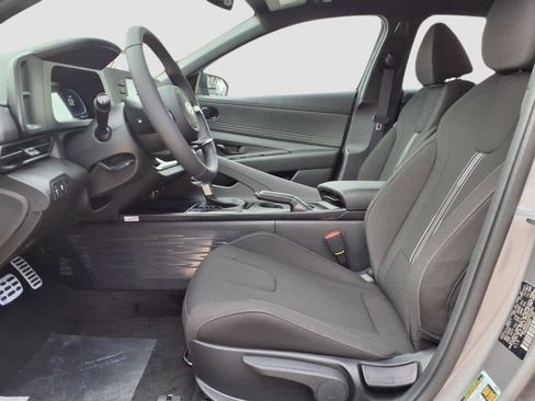 New 2025 Hyundai Elantra Sport image 12