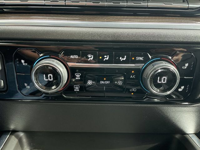 Used 2024 Chevrolet Silverado 2500 LT AWD/4WD image 18