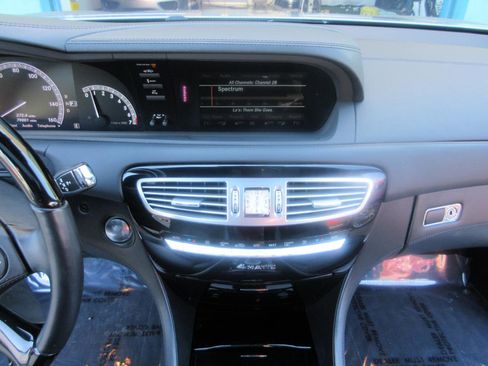 Used 2013 Mercedes-Benz CL 550 CL550 4MATIC**SPORT PKG** image 41