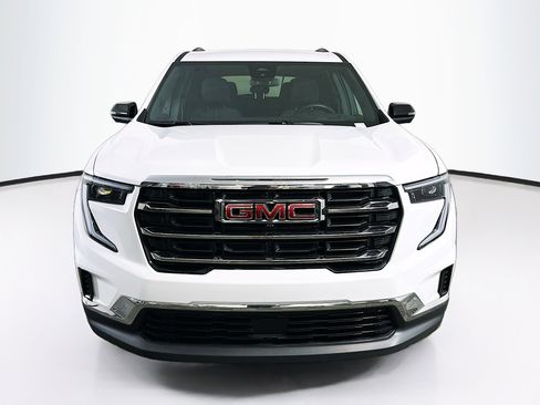 Used 2025 GMC Acadia Elevation image 2