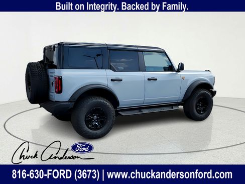 New 2026 Ford Bronco Badlands w/ Sasquatch Package AWD/4WD image 9