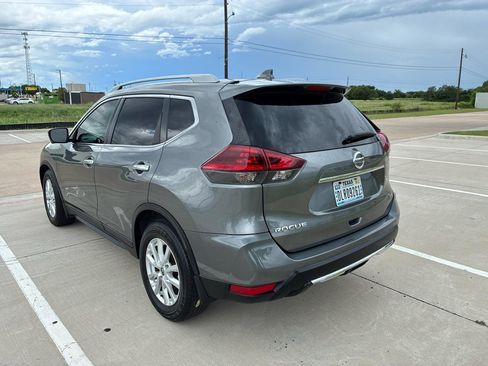 Used 2018 Nissan Rogue SV w/ Premium Package FWD image 7