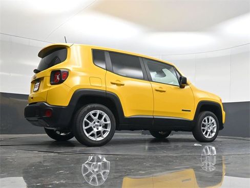 Used 2023 Jeep Renegade Latitude image 47
