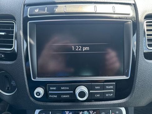 Used 2017 Volkswagen Touareg Wolfsburg Edition AWD/4WD image 15