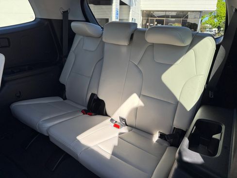 Used 2024 Kia Telluride S w/ S Sunroof Package FWD image 21