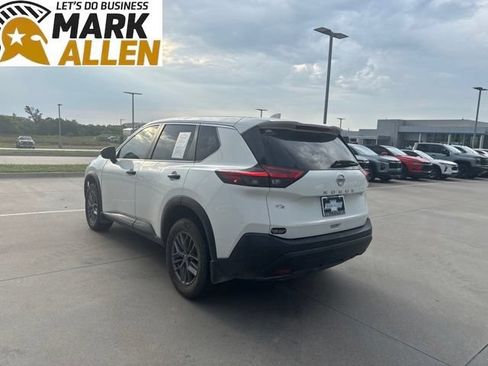 Used 2021 Nissan Rogue S FWD image 4