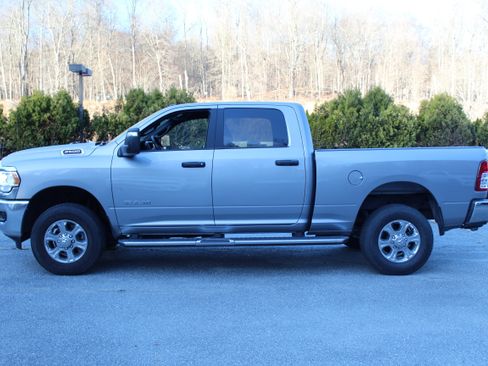 Used 2024 RAM 2500 Big Horn w/ Bed Utility Group image 4