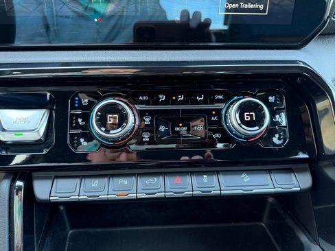 Certified 2024 GMC Sierra 3500 AT4 AWD/4WD image 28