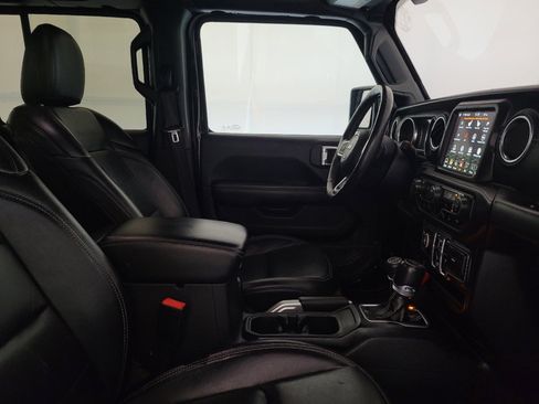 Used 2018 Jeep Wrangler Unlimited Sahara AWD/4WD image 21