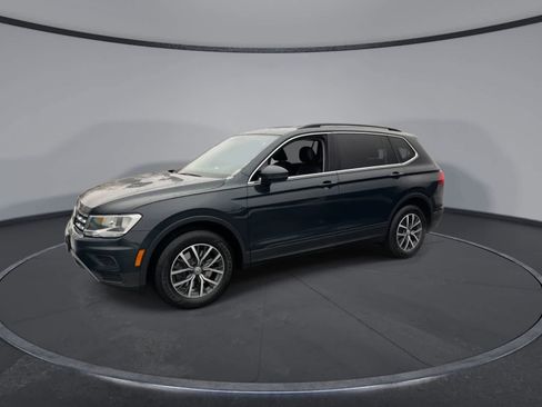 Used 2019 Volkswagen Tiguan SE image 4