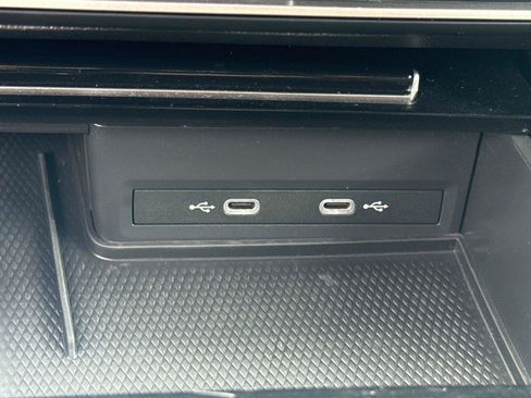 Used 2025 Volkswagen Atlas SE FWD image 29