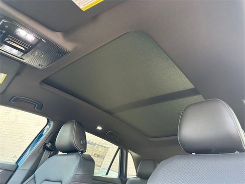 New 2026 Volkswagen Atlas Cross Sport SE image 12