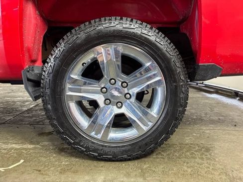 Used 2017 Chevrolet Silverado 1500 Custom w/ Custom Convenience Package AWD/4WD image 11