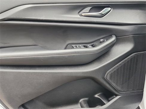 Used 2024 Jeep Grand Cherokee Altitude image 22