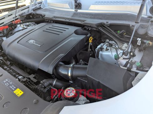 Used 2022 Land Rover Defender 110 S image 29