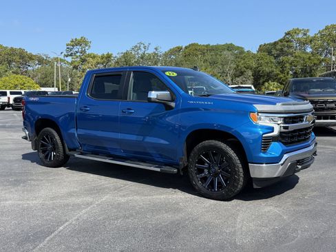 Used 2022 Chevrolet Silverado 1500 LT AWD/4WD image 2