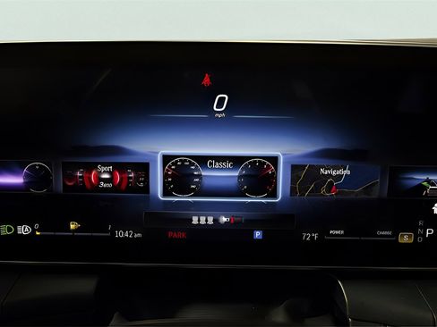 Used 2023 Mercedes-Benz GLC 300 4MATIC image 13