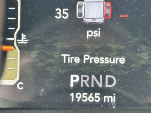 Used 2024 Jeep Gladiator Sport image 17