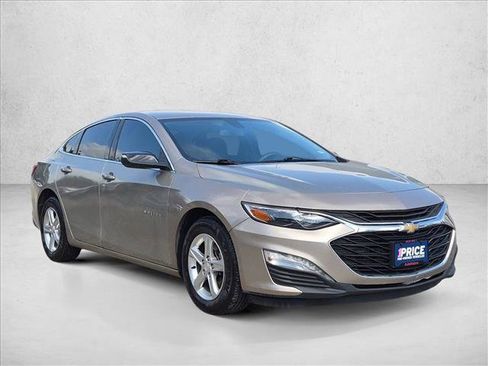 Used 2022 Chevrolet Malibu LT FWD image 3