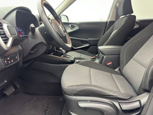 Used 2020 Kia Soul S FWD image 14