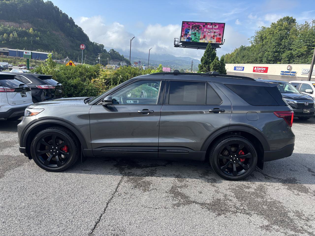 Used 2020 Ford Explorer ST w/ ST High-Performance Pack AWD/4WD image 2