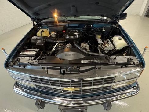 Used 1993 Chevrolet Suburban 4WD image 26