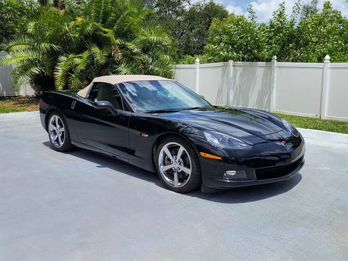 Used 2010 Chevrolet Corvette Convertible w/ Preferred Equipment Group RWD image 10