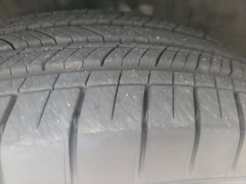 Certified 2023 Toyota Corolla Cross LE image 32