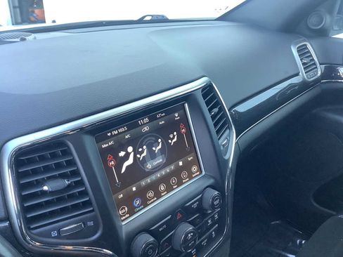 Used 2018 Jeep Grand Cherokee Trailhawk AWD/4WD image 17