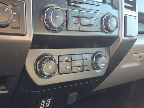 Used 2020 Ford F150 XLT image 15