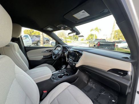 Used 2022 Chevrolet Traverse LS image 28