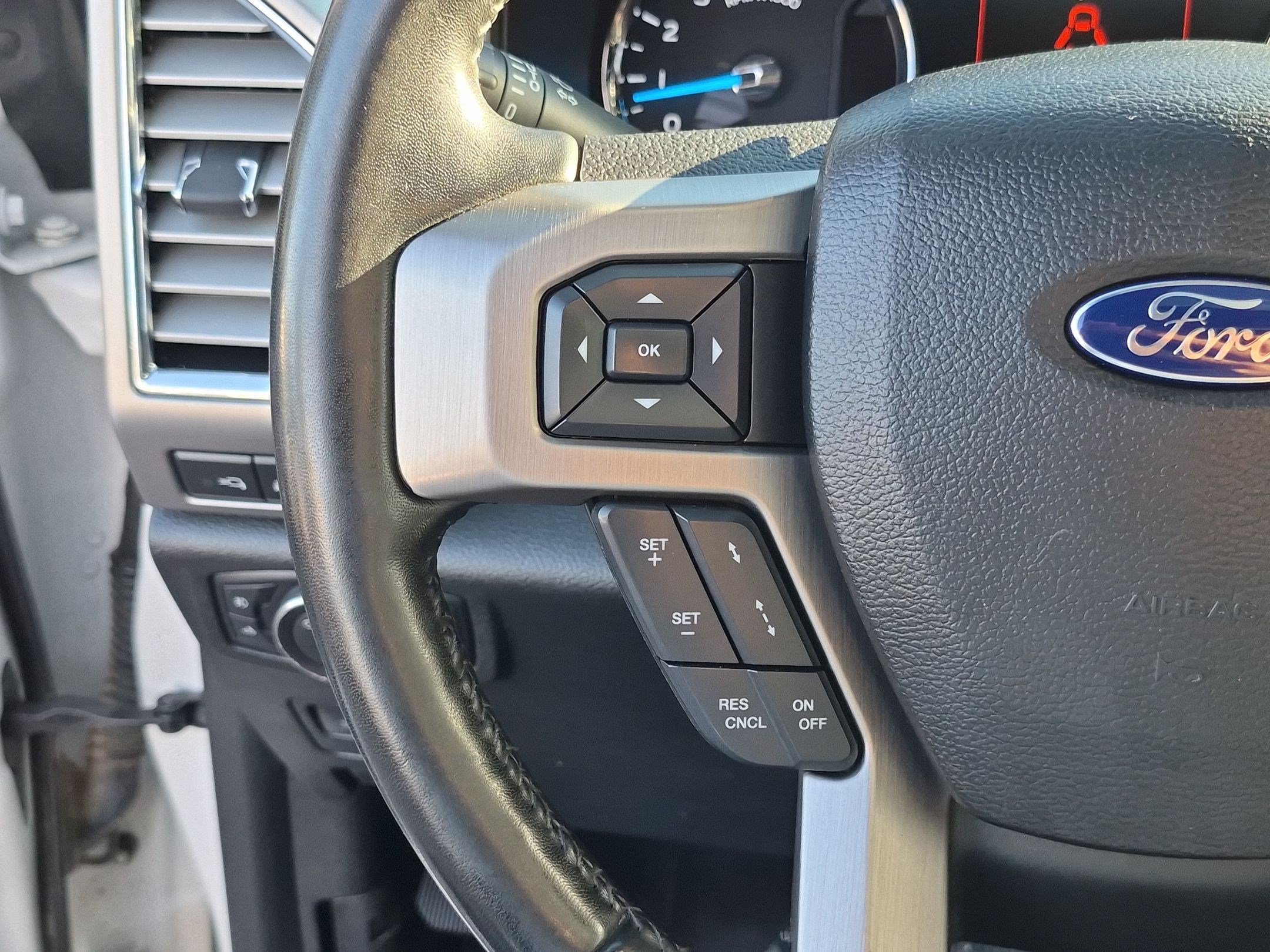Used 2017 Ford F350 Platinum w/ Platinum Ultimate Package AWD/4WD image 20