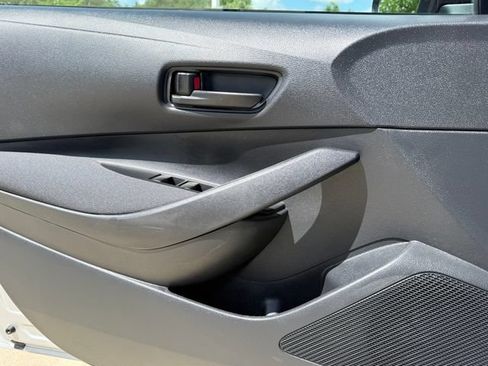 Used 2025 Toyota Corolla LE FWD image 22