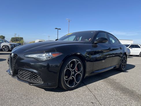 Used 2022 Alfa Romeo Giulia Veloce image 2