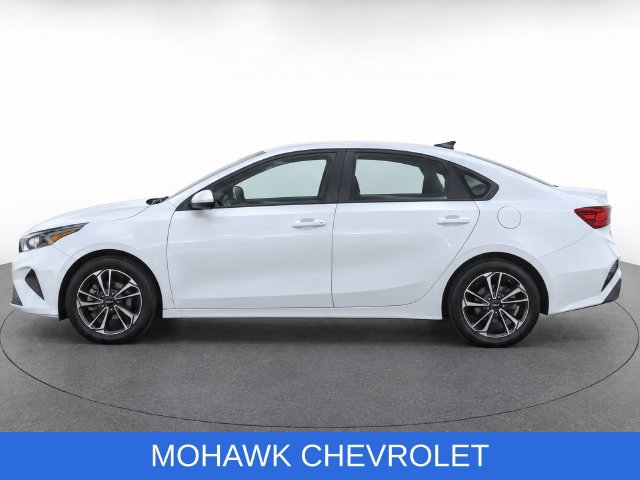 Used 2023 Kia Forte LXS FWD image 7