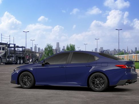 New 2026 Toyota Camry SE FWD image 5