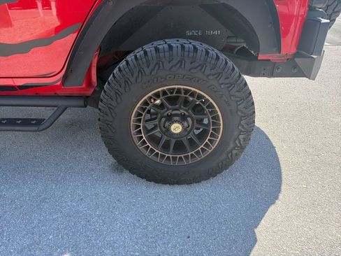 Used 2016 Jeep Wrangler Unlimited Sahara w/ Max Tow Package image 11