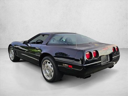 Used 1996 Chevrolet Corvette Coupe RWD image 6
