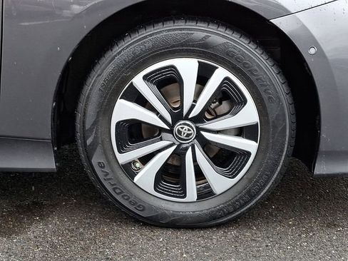 Used 2019 Toyota Prius Prime Advanced w/ Carpet Mat Package image 8