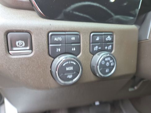 Used 2024 Chevrolet Silverado 2500 LTZ w/ LTZ Plus Package AWD/4WD image 18