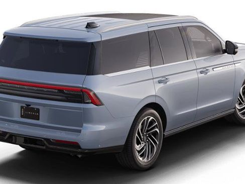 New 2025 Lincoln Navigator Reserve AWD/4WD image 26