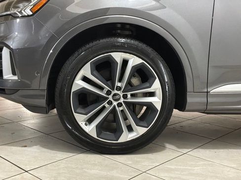 Used 2023 Audi Q7 3.0T Premium Plus w/ Premium Plus Package AWD/4WD image 12