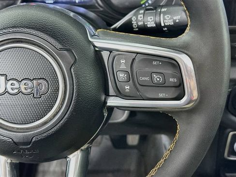 Used 2024 Jeep Wrangler Unlimited Sahara w/ Technology Group AWD/4WD image 24