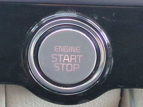 Used 2023 Kia Carnival SX Prestige image 30