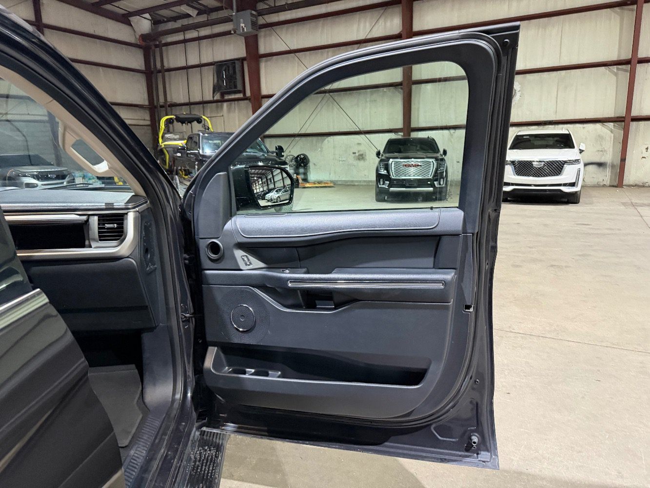 Used 2024 Ford Expedition Max XLT RWD image 24