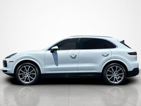 Used 2023 Porsche Cayenne AWD/4WD image 2