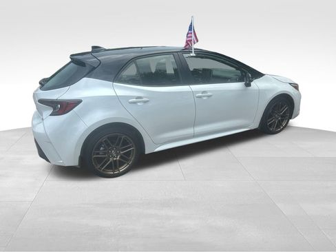 Used 2025 Toyota Corolla Hatchback w/ SE Package FWD image 25