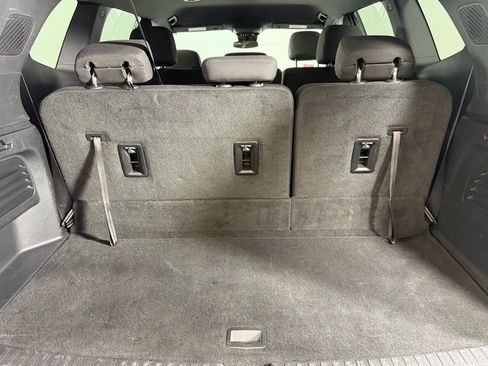 Used 2025 GMC Acadia Elevation image 30