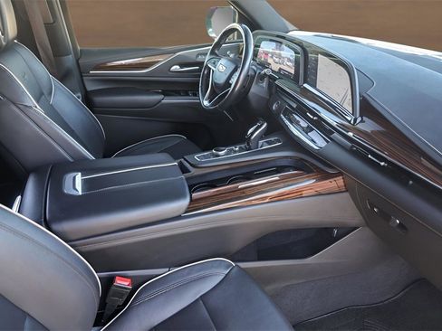Used 2023 Cadillac Escalade Premium Luxury image 30